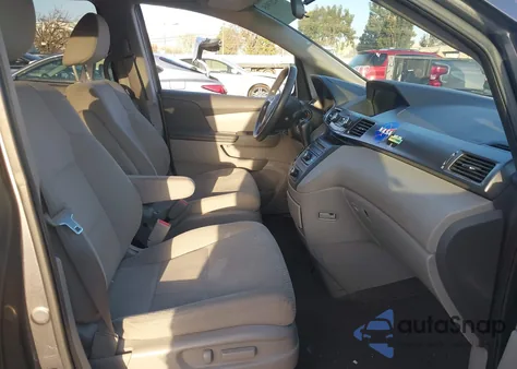 2014 Honda Odyssey Lx z USA, uszkodzony, nr VIN 5FNRL5H21EB123767